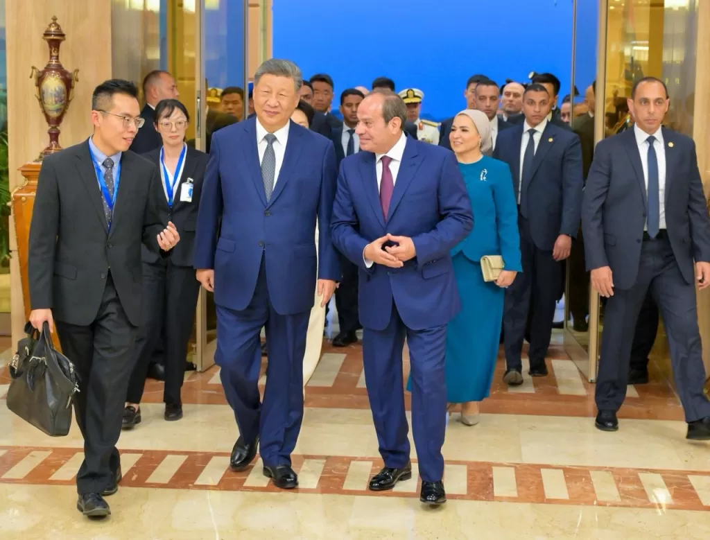 President Sisi, First Lady welcome Chinese President Xi Jinping at Cairo Airport 15 - Egyptian Gazette President Sisi, First Lady welcome Chinese President Xi Jinping at Cairo Airport 14 - Egyptian Gazette