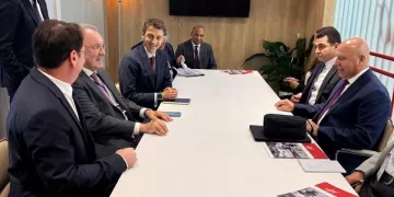 Transport Min. reviews major rail projects at InnoTrans Berlin