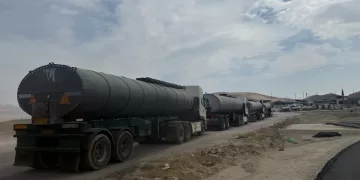 Hundreds of trucks jam Turkey-Iran border crossing
