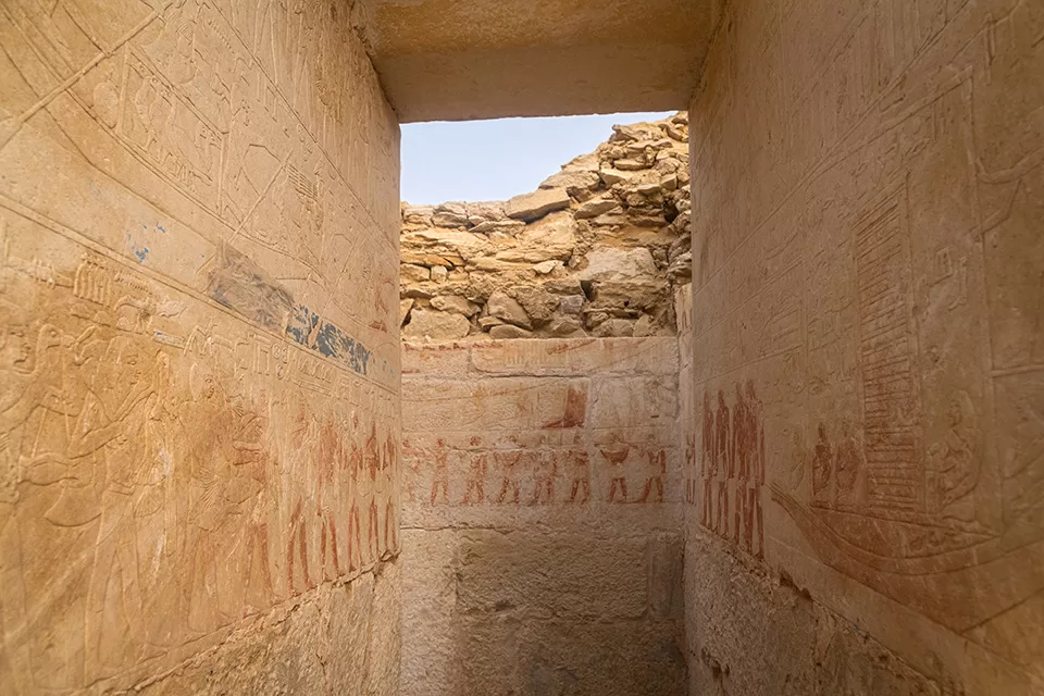 Spanish-Egyptian mission discovers Fifth Dynasty tomb at Saqqara 19 - Egyptian Gazette Spanish-Egyptian mission discovers Fifth Dynasty tomb at Saqqara 18 - Egyptian Gazette