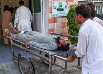Gunmen target ambulance in Pakistan