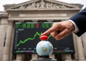 Trump threatens trade halt over Fed rate cuts