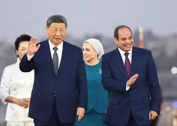 President Sisi, First Lady welcome Chinese President Xi Jinping at Cairo Airport