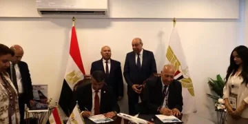 Egypt links Air Cairo flights with high‑speed rail network