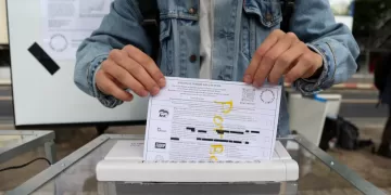 Russian exiles cast votes to voice dissent to Putin, Ukraine war