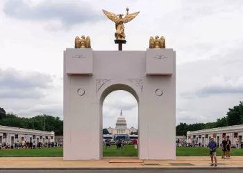 Trump: Planned arch may become ‘military complex’