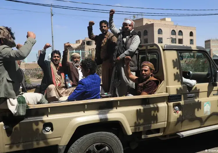 People line up to refill gas bottles at a refilling station in Taiz on Monday. Fighting is under way as Houthis try to mount a siege of the city. Photograph: Ahmad Al-Basha/AFP/Getty Images