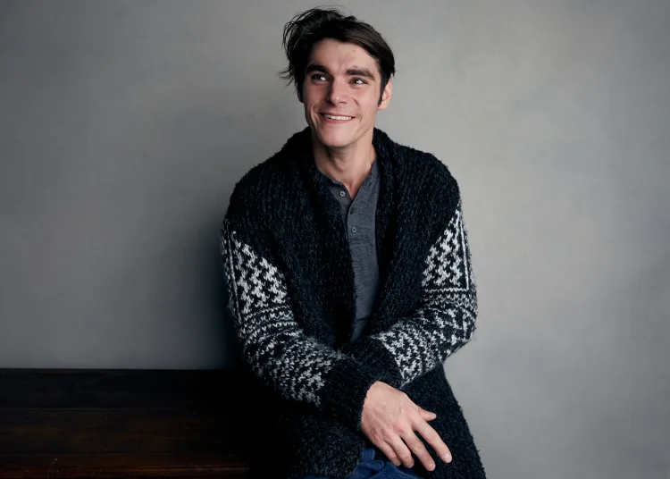 RJ Mitte, ‘Breaking Bad’ actor, dies at 34 11 - Egyptian Gazette RJ Mitte