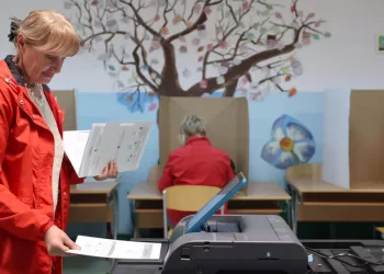 Bosnia votes in election affecting EU bid