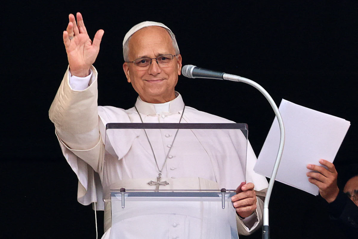 Pope pledges gradual return to duties