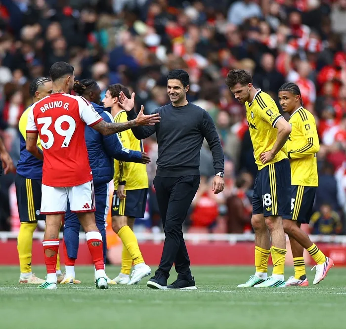 EPL: Arsenal hit back to sink Leeds 20 - Egyptian Gazette