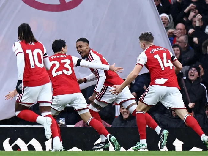 Arsenal beat Everton to join City at EPL summit 15 - Egyptian Gazette Arsenal beat Everton to join City at EPL summit 14 - Egyptian Gazette