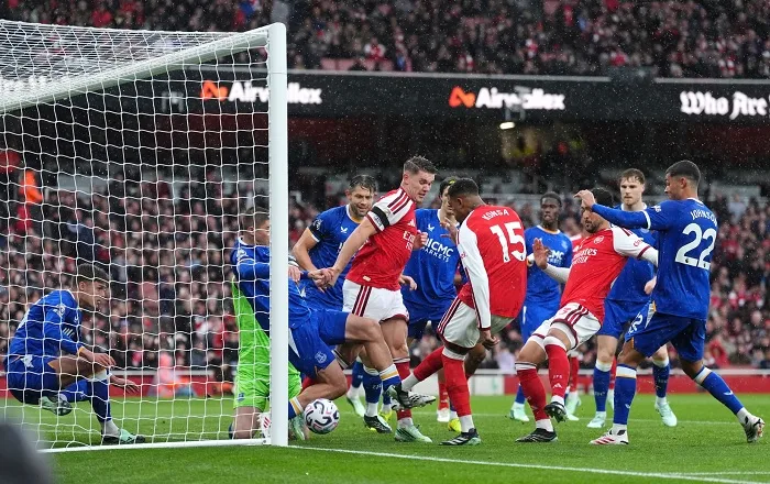 Arsenal beat Everton to join City at EPL summit 21 - Egyptian Gazette Arsenal beat Everton to join City at EPL summit 20 - Egyptian Gazette