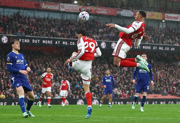 Arsenal beat Everton to join City at EPL summit 17 - Egyptian Gazette Arsenal beat Everton to join City at EPL summit 16 - Egyptian Gazette