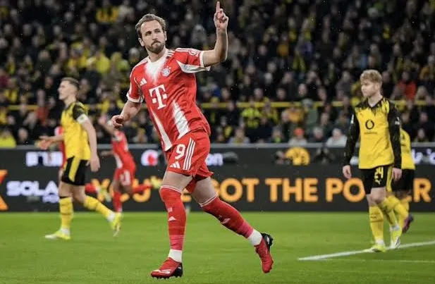 Bayern face Dortmund after week of extremes