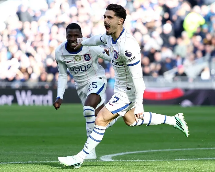 EPL: Neto brace sends Chelsea past Everton 19 - Egyptian Gazette