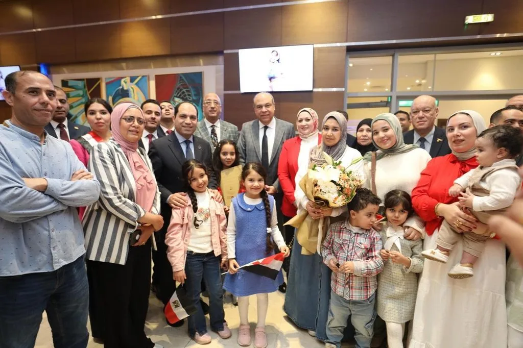 Civil aviation minister welcomes Arab Reading Challenge champion at Cairo airport 13 - Egyptian Gazette
