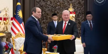Malaysian King awards Sisi country’s highest federal honour