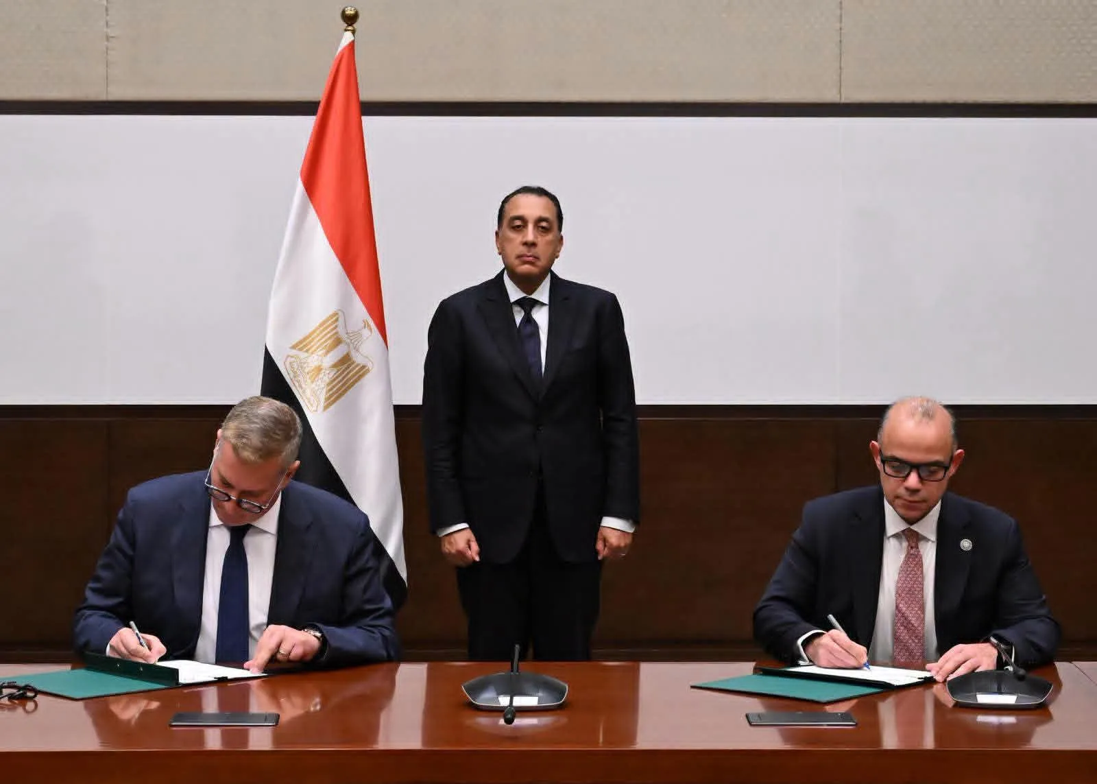 PM witnesses signing of pact to boost investment in petroleum, gas, mining sectors 5 - Egyptian Gazette PM witnesses signing of pact to boost investment in petroleum, gas, mining sectors