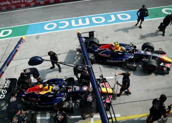 Verstappen claims first pole of season at Bahrain GP