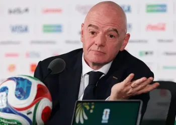 Infantino apologises to Fifa Council