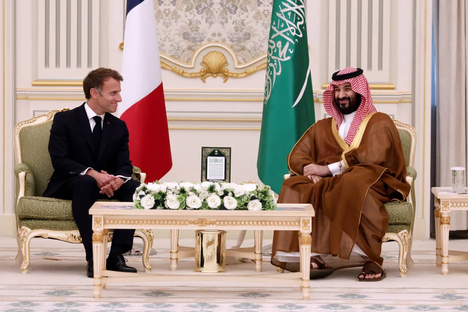 Saudi CP receives Macron in Riyadh