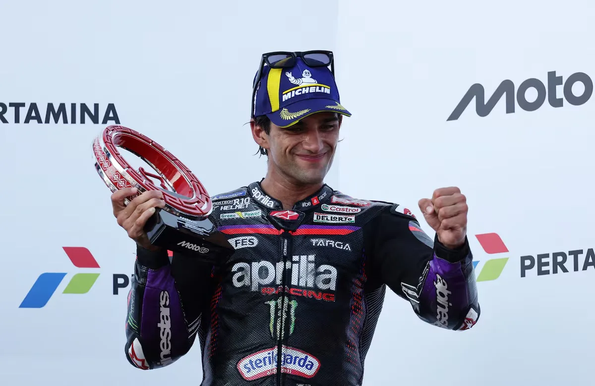 Martin cleared for Malaysian GP practice after wrist fracture