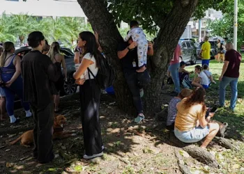Powerful earthquake hits Panama, damages homes