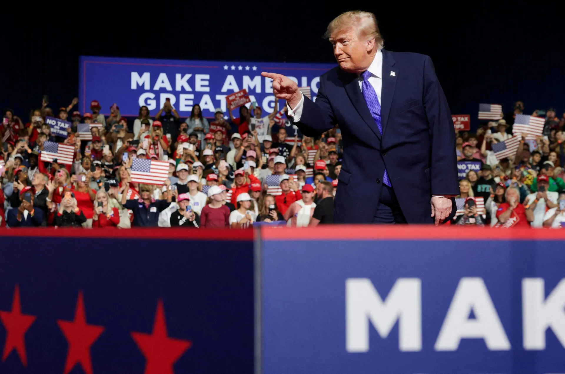 Trump cancels weekend rallies, calls into other midterm events