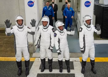 SpaceX sends 4 astronauts to ISS