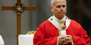 Pope Leo to undergo surgery for lung growth 1 - Egyptian Gazette Pope Leo to undergo surgery for lung growth