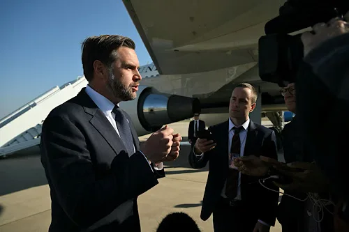 Trump: Vance reached out to Iran on medical supplies 2 - Egyptian Gazette Trump: Vance reached out to Iran on medical supplies