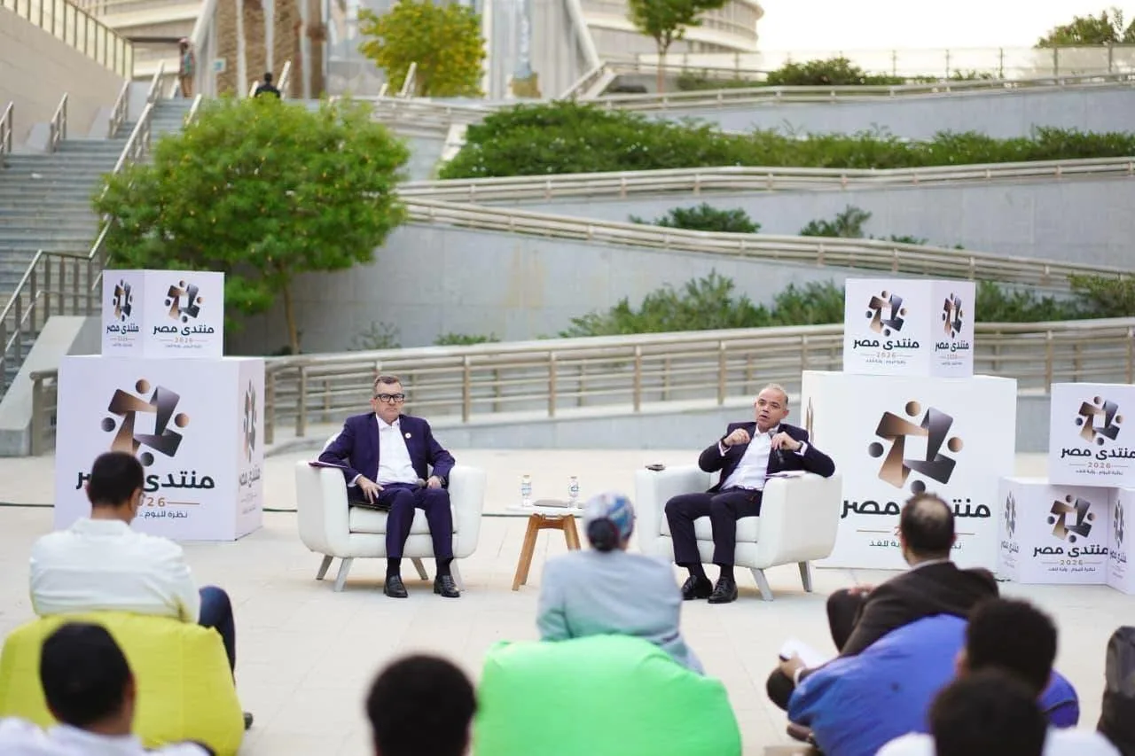 Investment Minister discusses entrepreneurship, future jobs with students