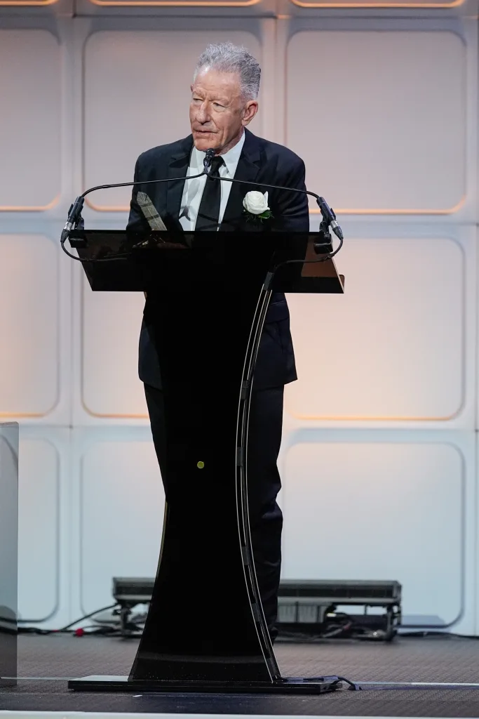 Swift, Lovett join Nashville Songwriters Hall of Fame 15 - Egyptian Gazette