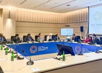 Planning Minister, World Bank discuss innovative local-currency financing in Bangkok