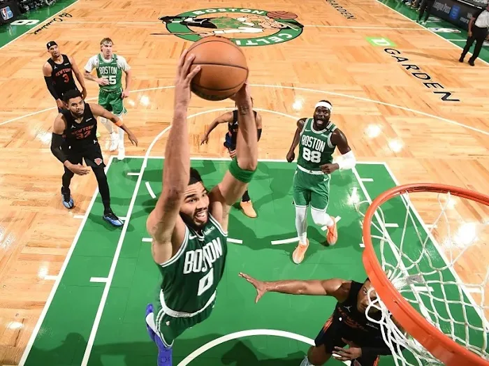 Tatum leads Celtics past winless Knicks