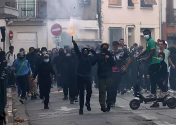 Paris police chief urges calm amid student protests