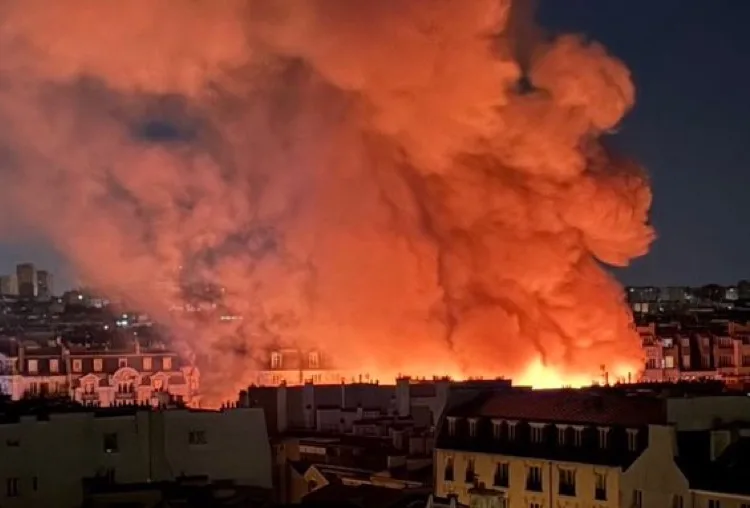 Huge fire rips through Paris 13 - Egyptian Gazette Huge fire rips through Paris 12 - Egyptian Gazette