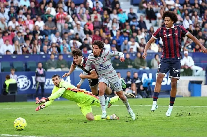 Atletico beat Levante in La Liga
