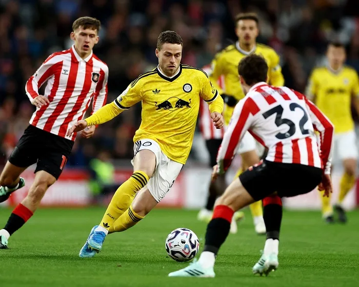 EPL: Sunderland share points with Leeds