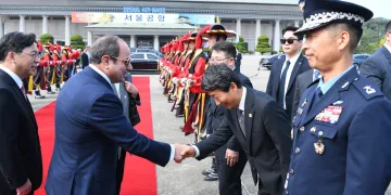 Sisi heads to Kuala Lumpur from Seoul