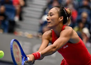 Zheng cruises into China Open semis