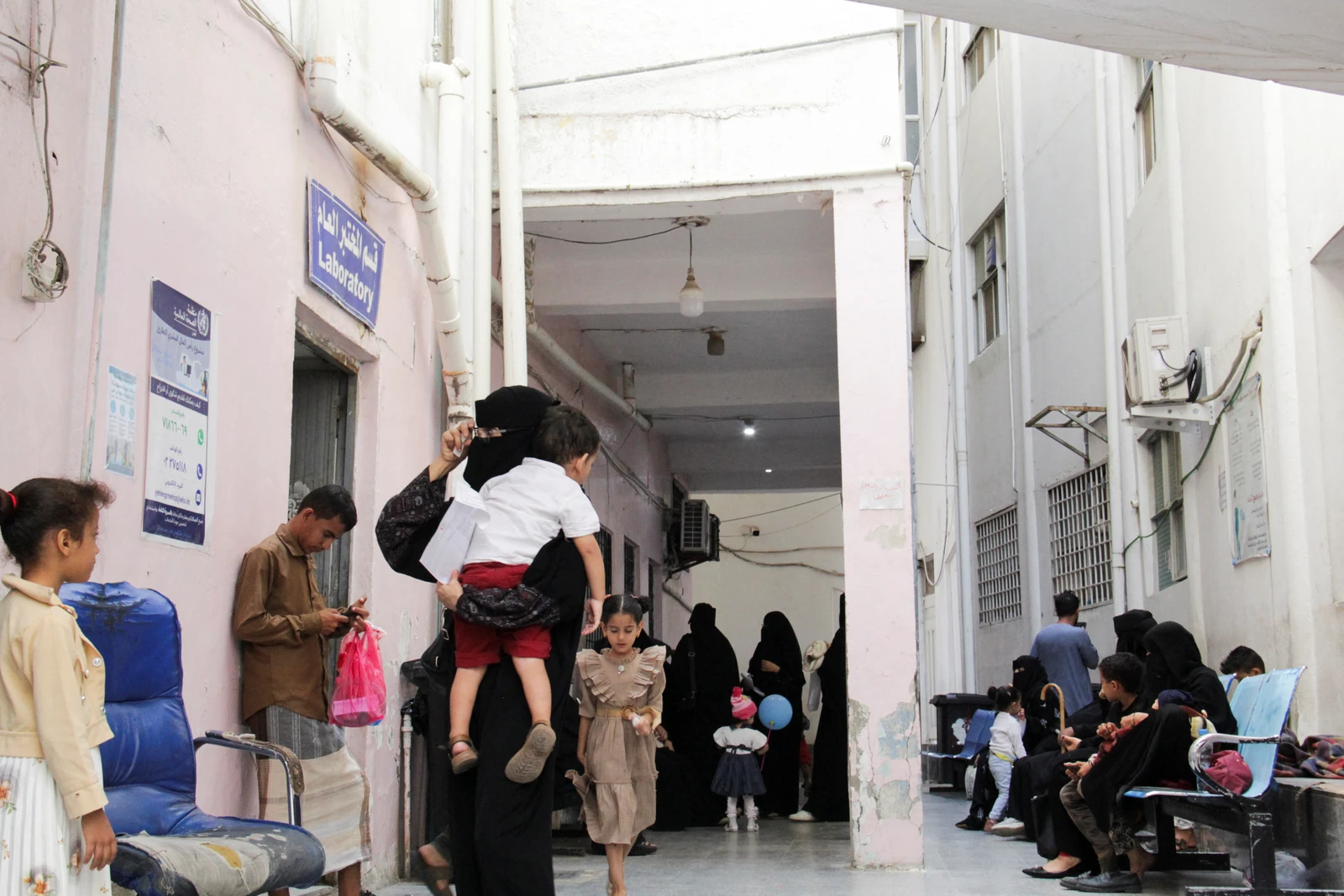 Yemen probes alleged Houthi use of toxic gas in Taiz