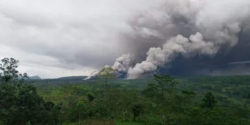 Indonesia’s Semeru erupts 10 times