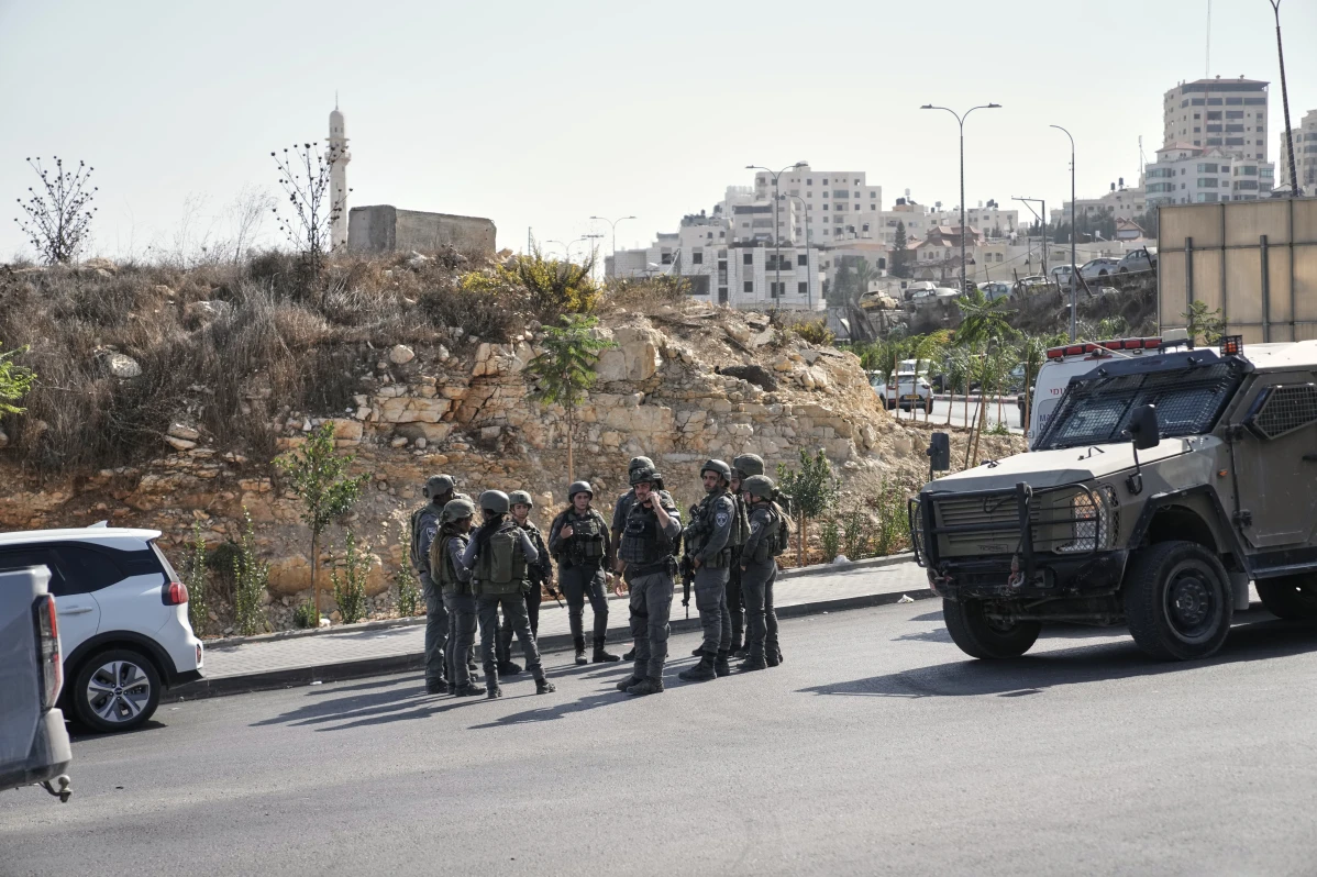 Israel imposes closures across West Bank