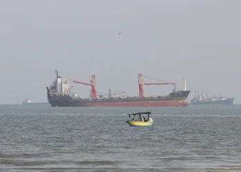 3 tankers hit mines, catch fire in Hormuz