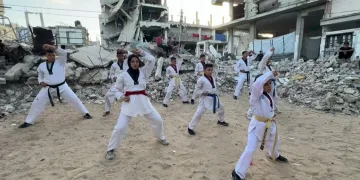 Gaza taekwondo athletes train amid rubble