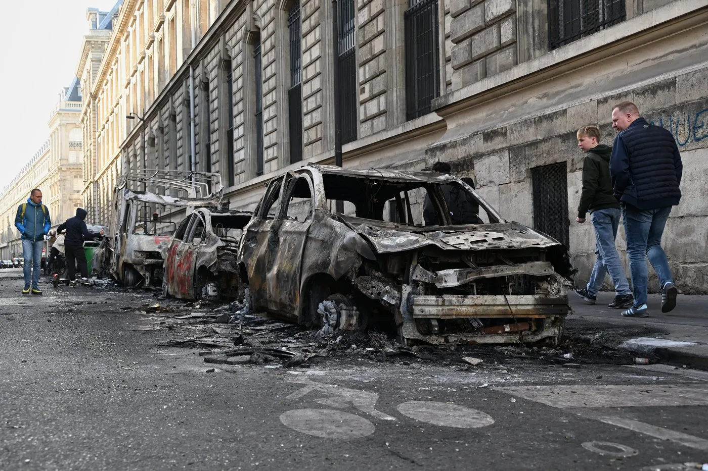 Macron vows to punish those who targeted the Republic 2 - Egyptian Gazette Macron vows to punish those who targeted the Republic