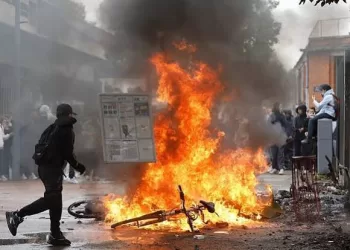 Headteacher doused in petrol amid France student protests