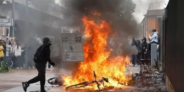 Headteacher doused in petrol amid France student protests 1 - Egyptian Gazette Headteacher doused in petrol amid France student protests
